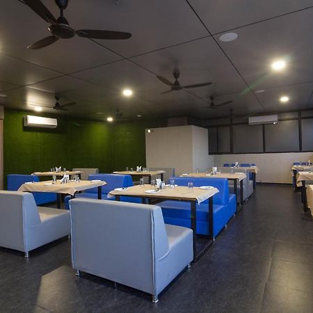 Hotel Green City Gandhinagar Buitenkant foto