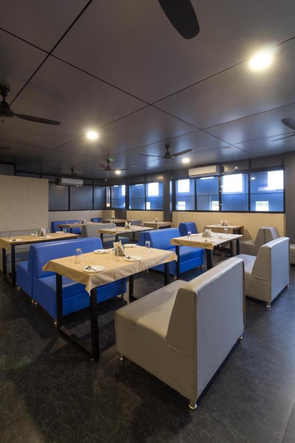 Hotel Green City Gandhinagar Buitenkant foto
